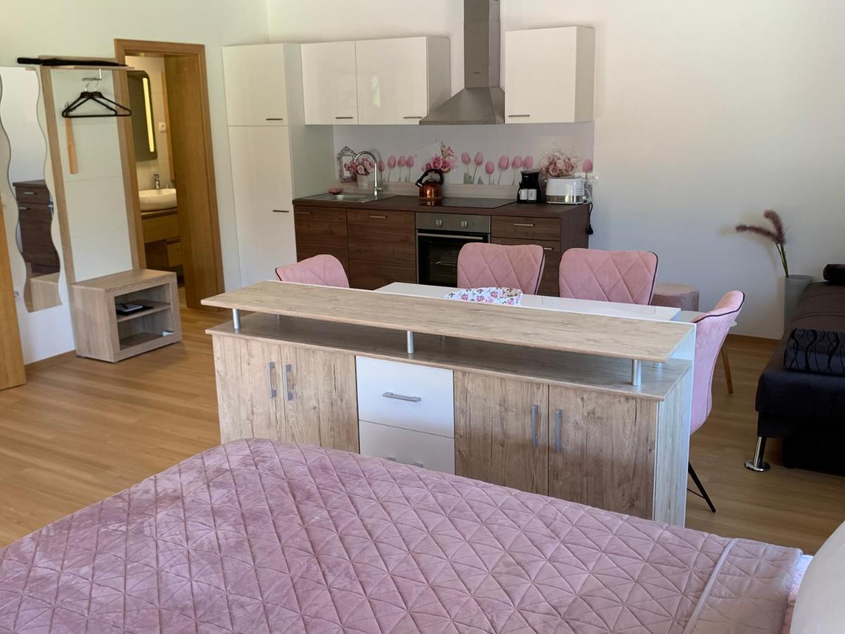 Apartmaji Pr' Nas Laško Екстериор снимка